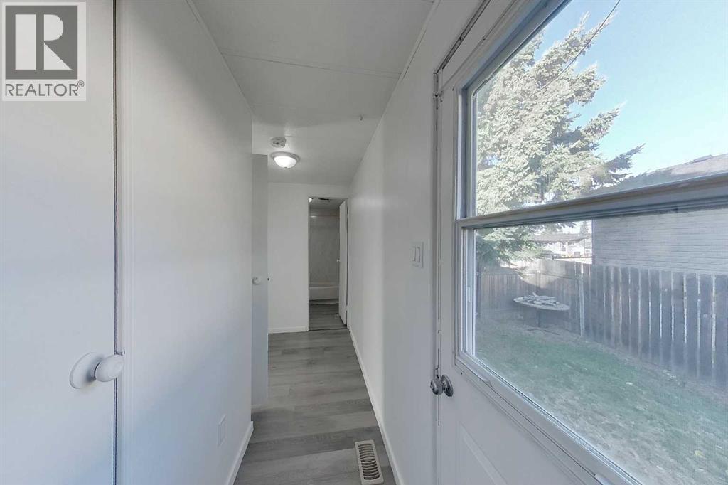 301 8 Street Sw Property Photo 7