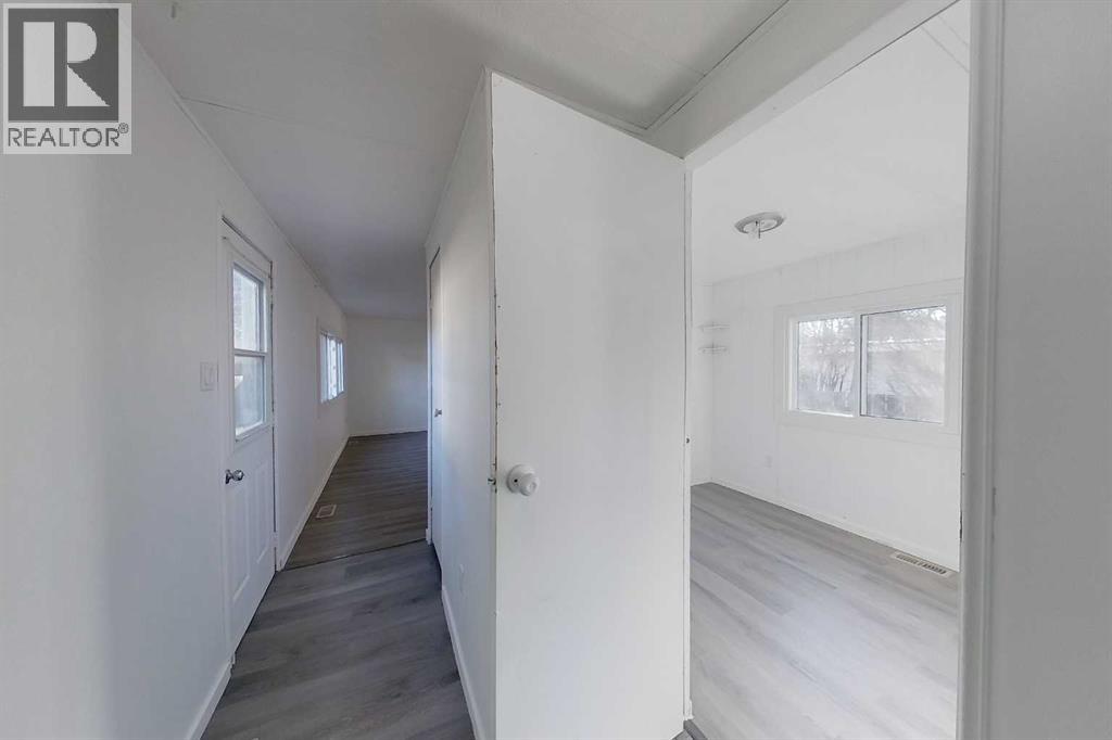 301 8 Street Sw Property Photo 8