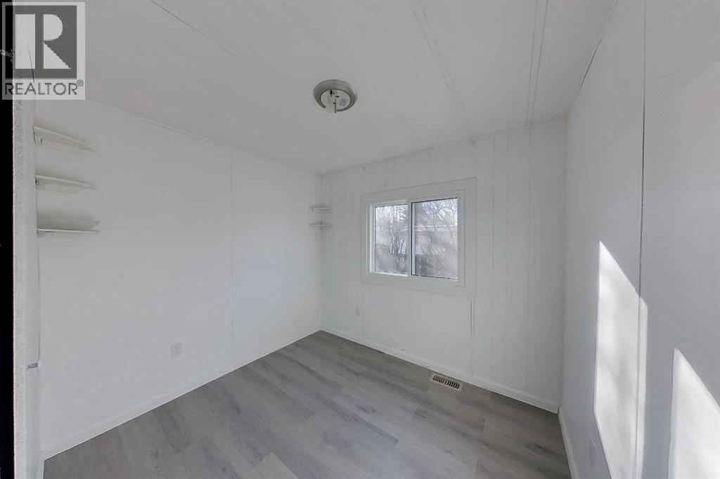 301 8 Street Sw Property Photo 9