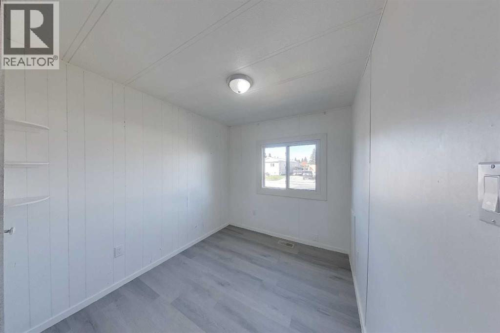 301 8 Street Sw Property Photo 13