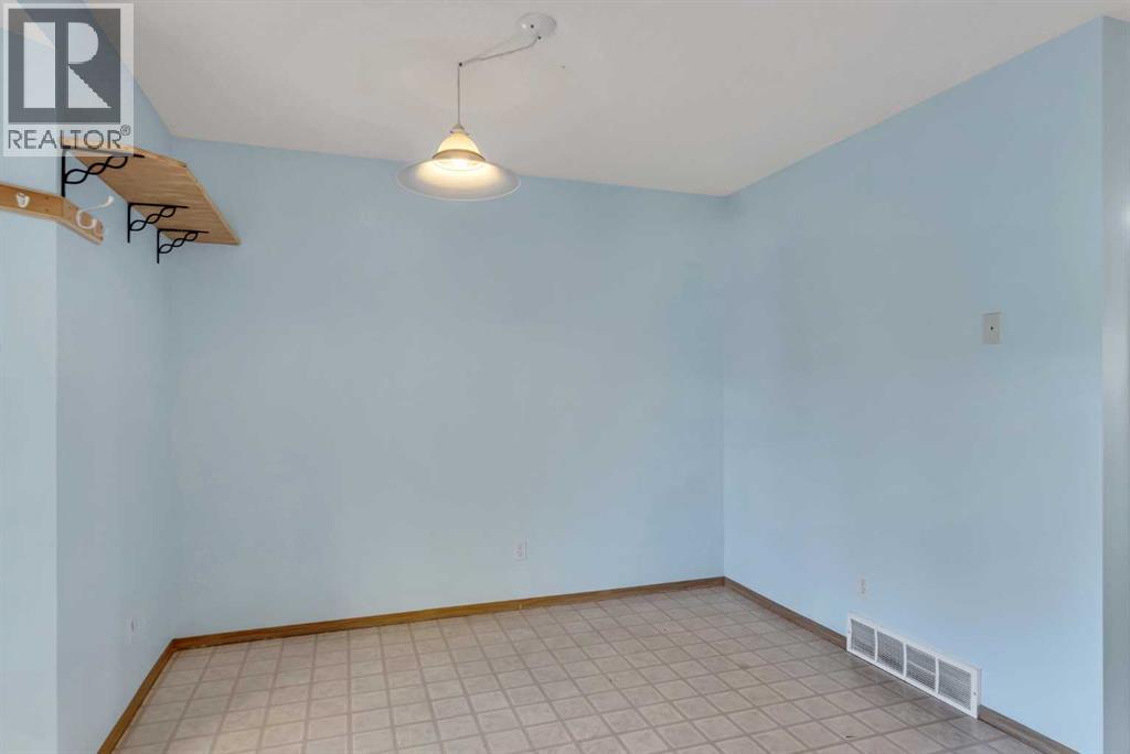 350 Arbour Grove Close Nw Property Photo 20