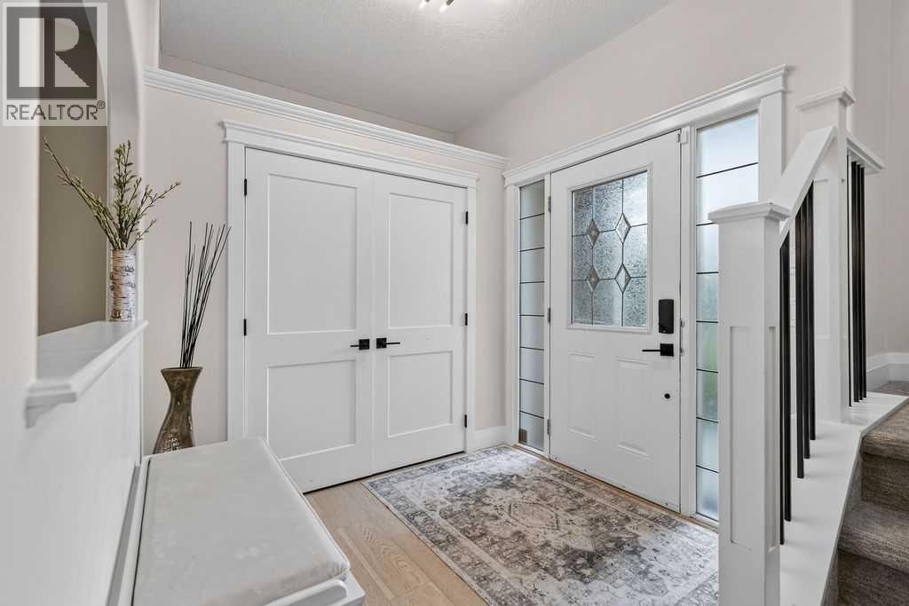 214 Cranleigh View Se Property Photo 3