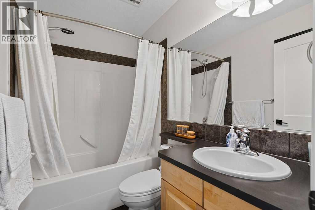 214 Cranleigh View Se Property Photo 35