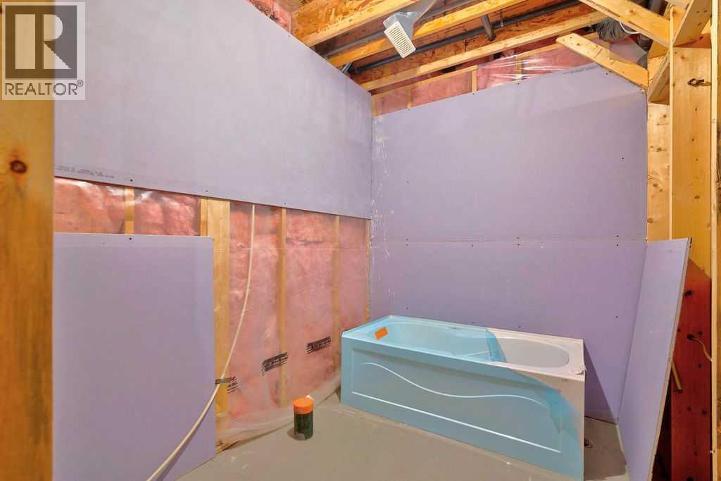 214 Cranleigh View Se Property Photo 38