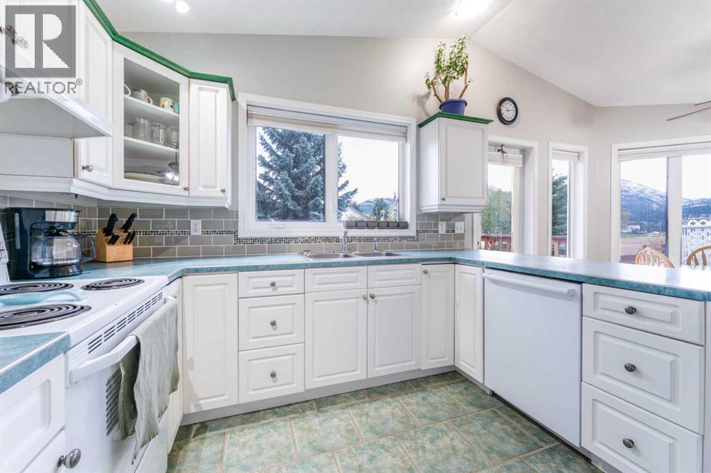3013 214 Street Property Photo 4