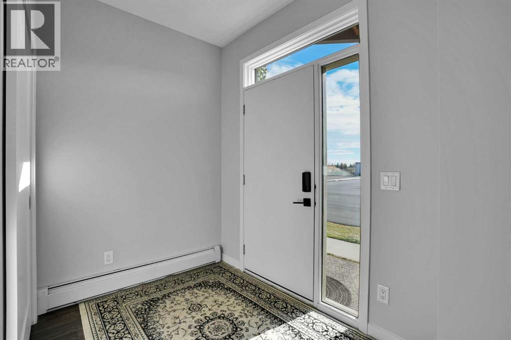 8354 9 Avenue Sw Property Photo 3