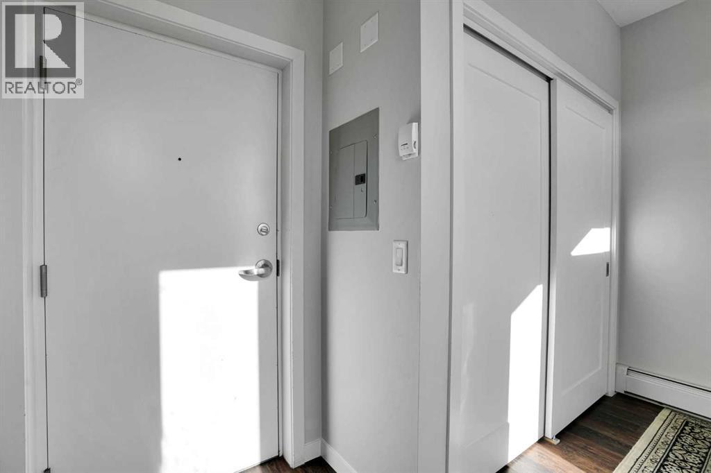 8354 9 Avenue Sw Property Photo 5