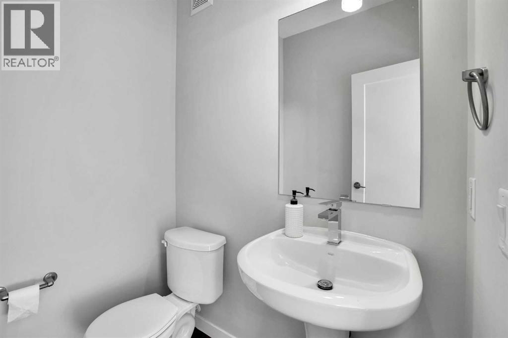 8354 9 Avenue Sw Property Photo 20