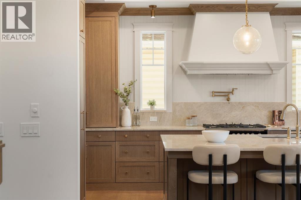 654 27 Avenue Nw Property Photo 6