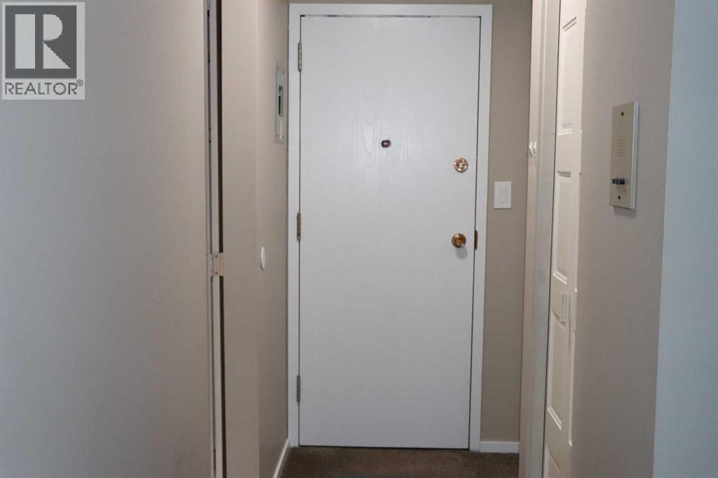 366 94 Avenue Southeast Property Photo 5