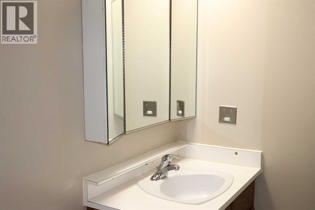 366 94 Avenue Southeast Property Photo 16