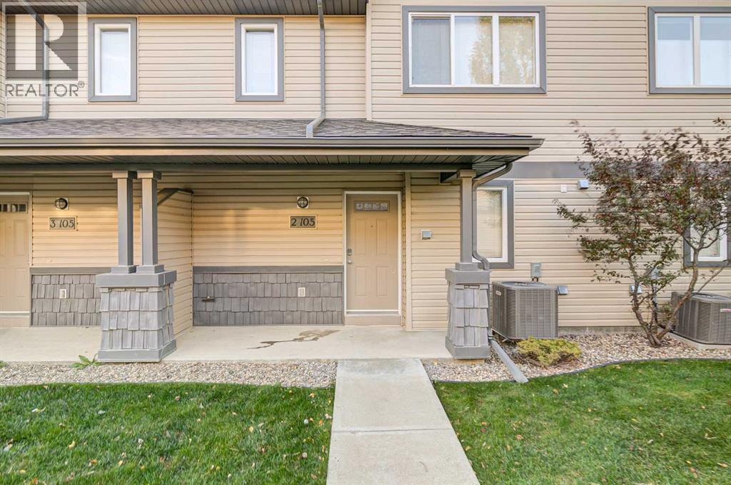 105 Silkstone Road West Property Photo 2