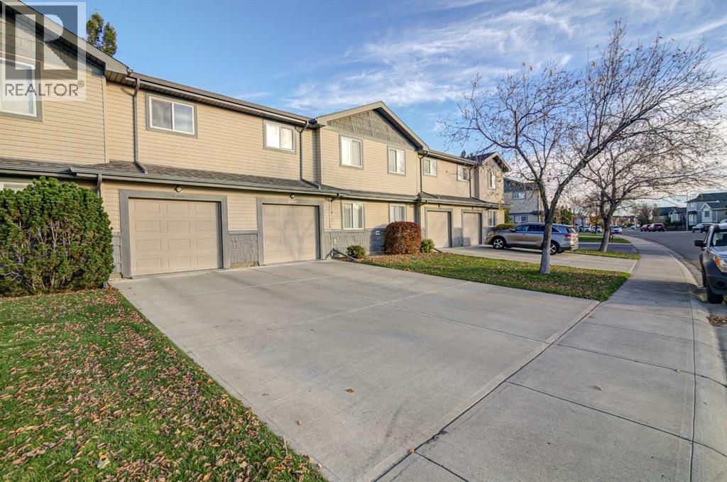 105 Silkstone Road West Property Photo 3