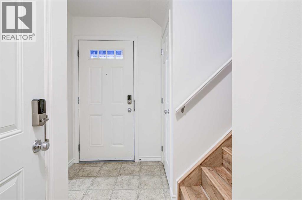 105 Silkstone Road West Property Photo 7