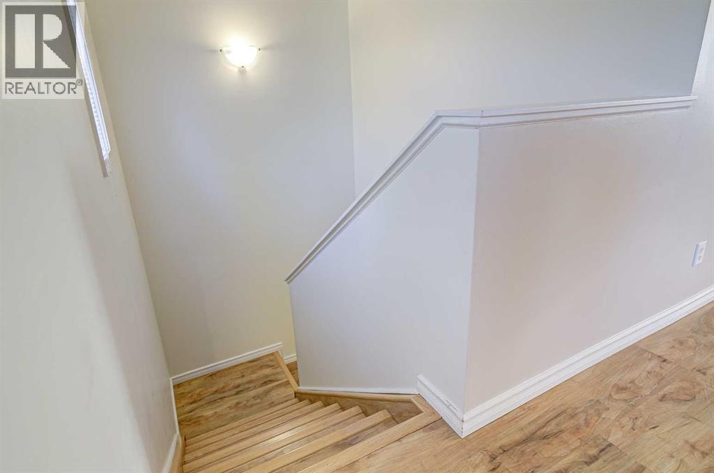 105 Silkstone Road West Property Photo 16