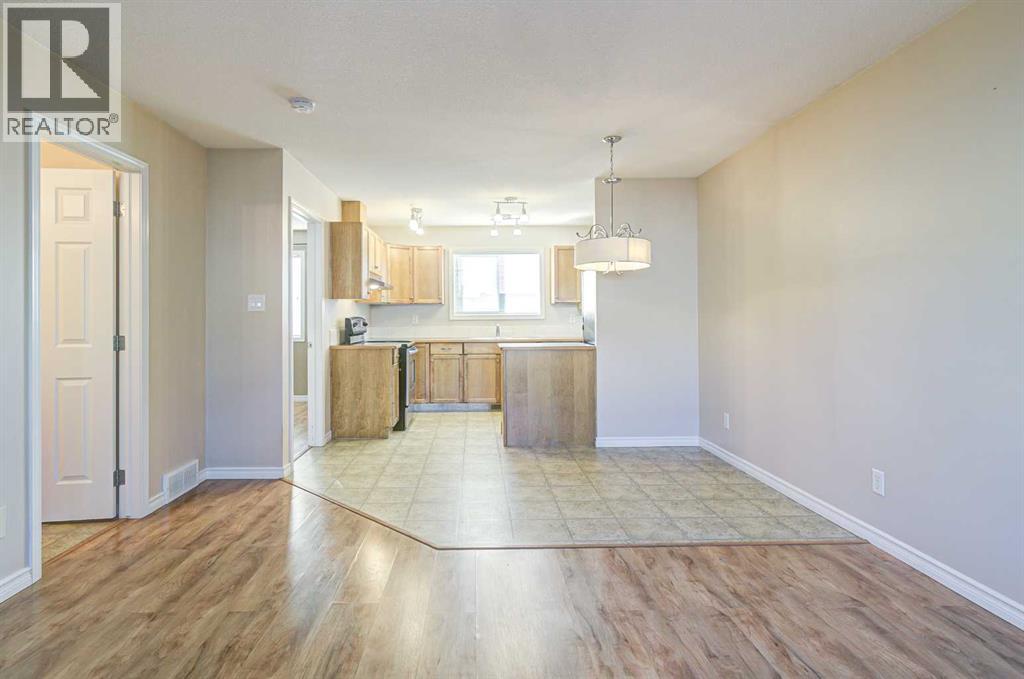 105 Silkstone Road West Property Photo 18