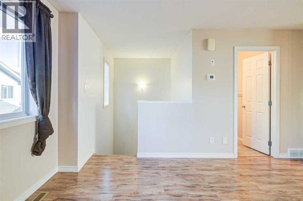 105 Silkstone Road West Property Photo 20