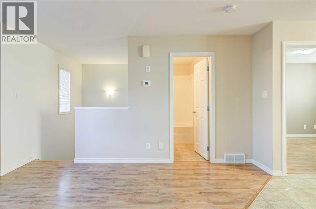 105 Silkstone Road West Property Photo 22