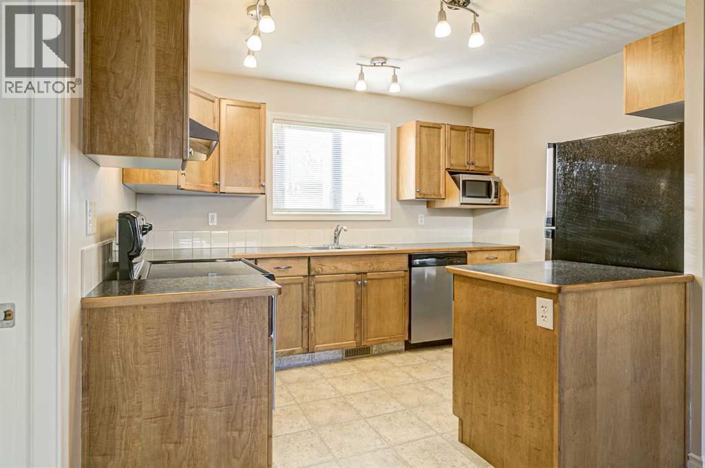 105 Silkstone Road West Property Photo 25