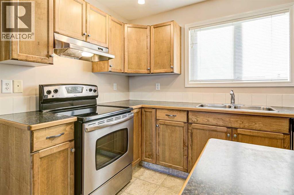 105 Silkstone Road West Property Photo 27