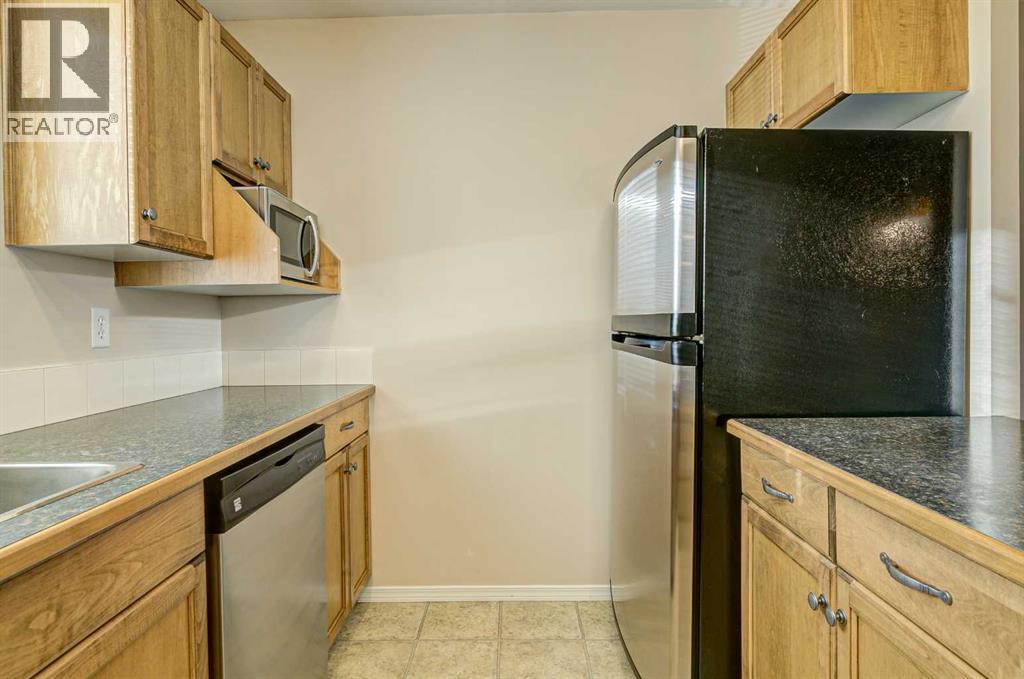105 Silkstone Road West Property Photo 32