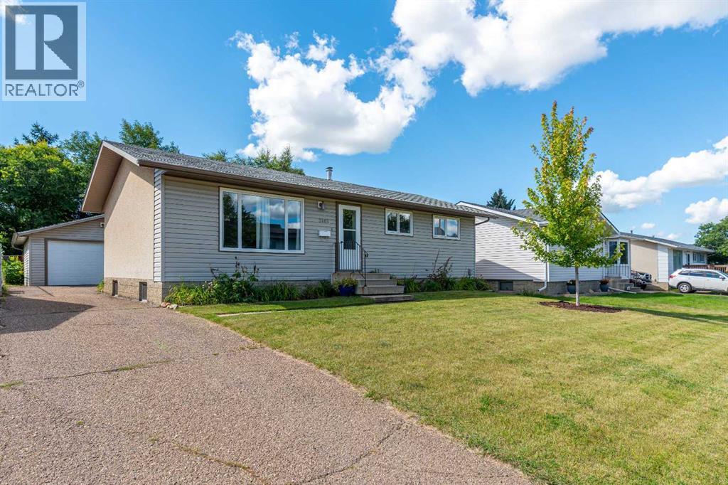 3408 52 Avenue Property Photo 2