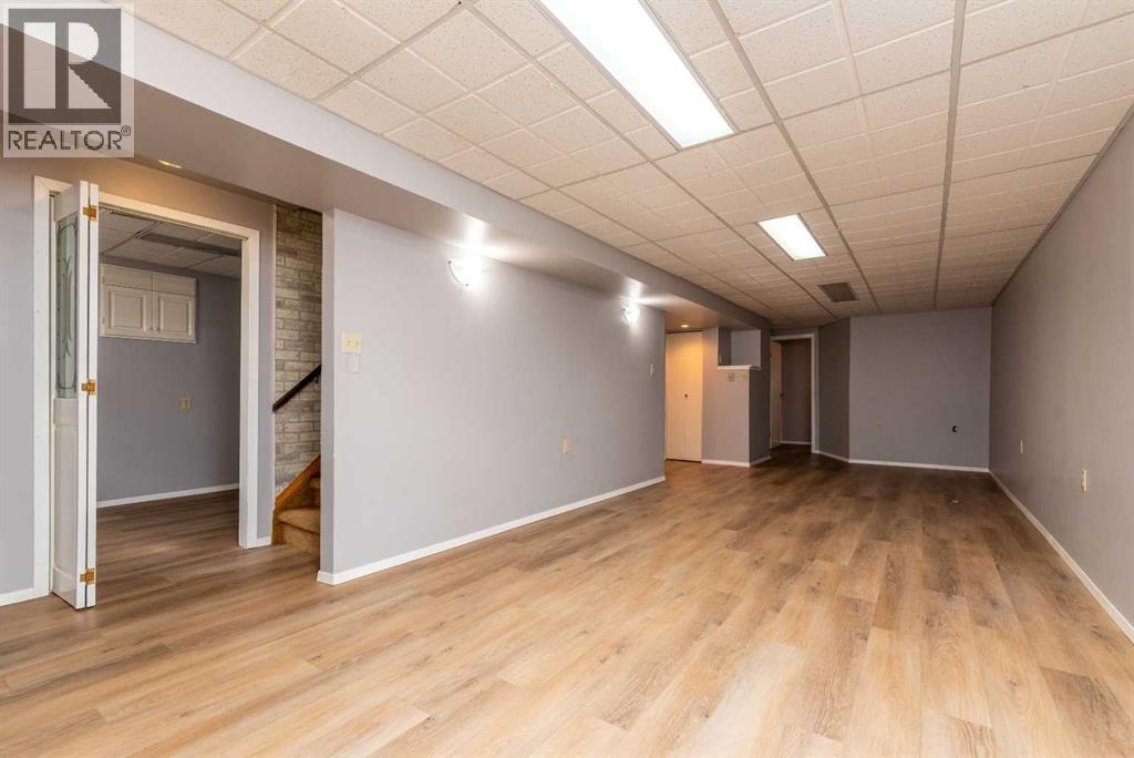3408 52 Avenue Property Photo 20