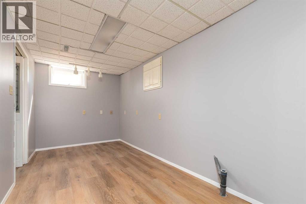 3408 52 Avenue Property Photo 27
