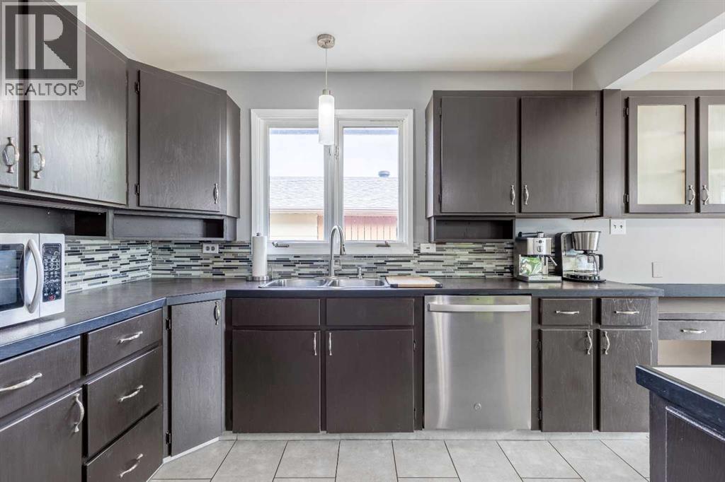 130 Chippewa Crescent W Property Photo 13