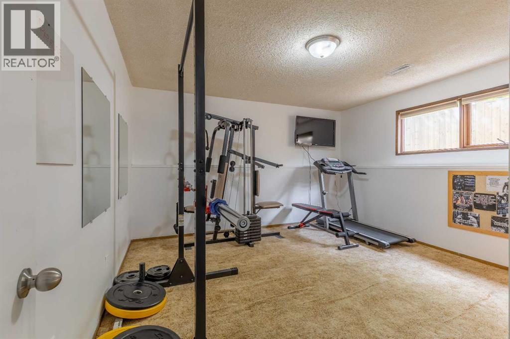 130 Chippewa Crescent W Property Photo 25