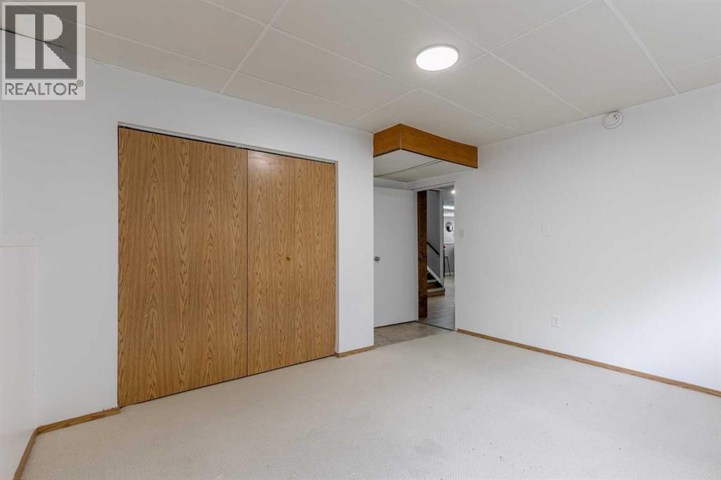 130 Chippewa Crescent W Property Photo 26