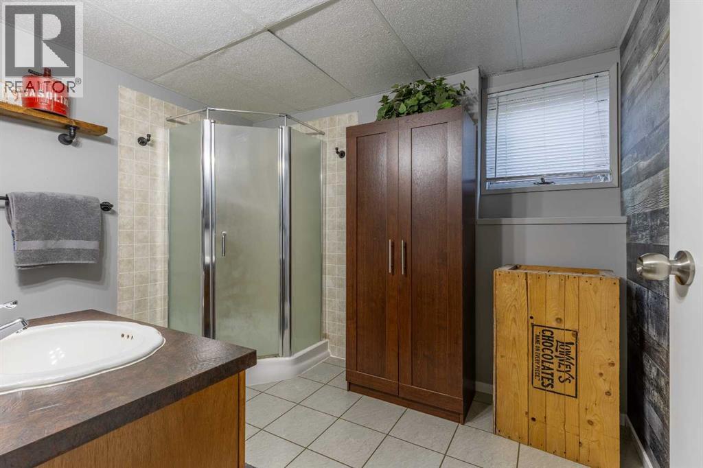 130 Chippewa Crescent W Property Photo 27