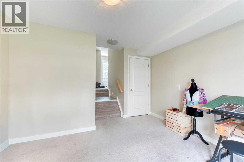 318 Strathcona Circle Property Photo 24