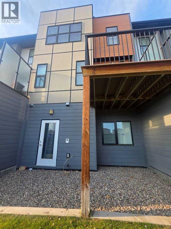 69 Aquitania Circle West Property Photo 3