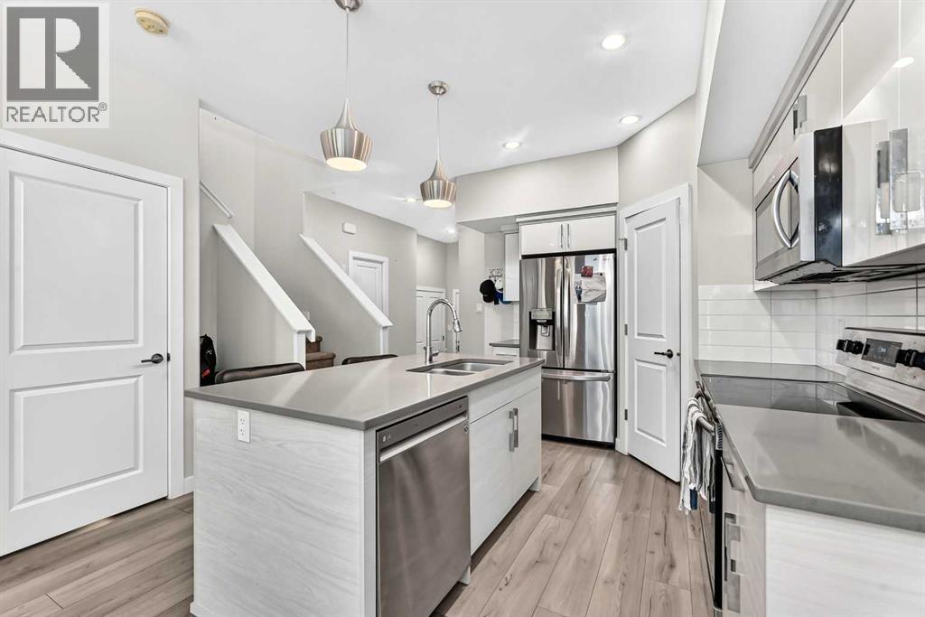 69 Aquitania Circle West Property Photo 7
