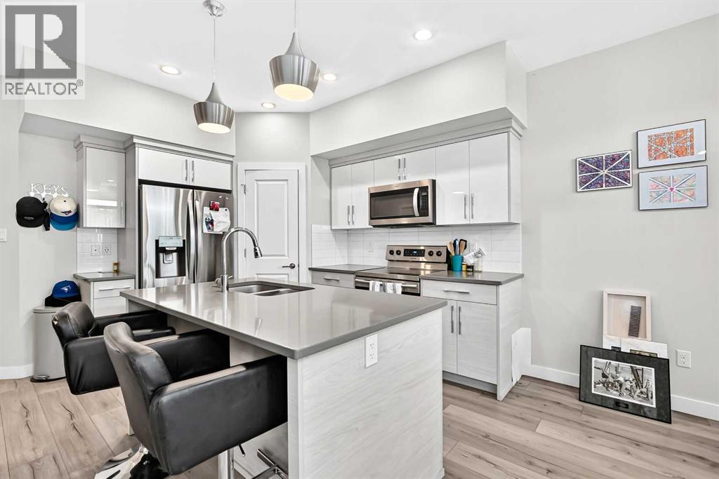69 Aquitania Circle West Property Photo 8