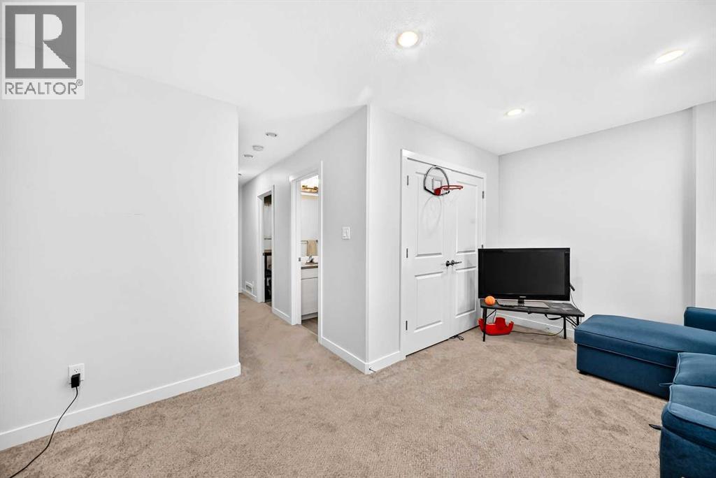 69 Aquitania Circle West Property Photo 25