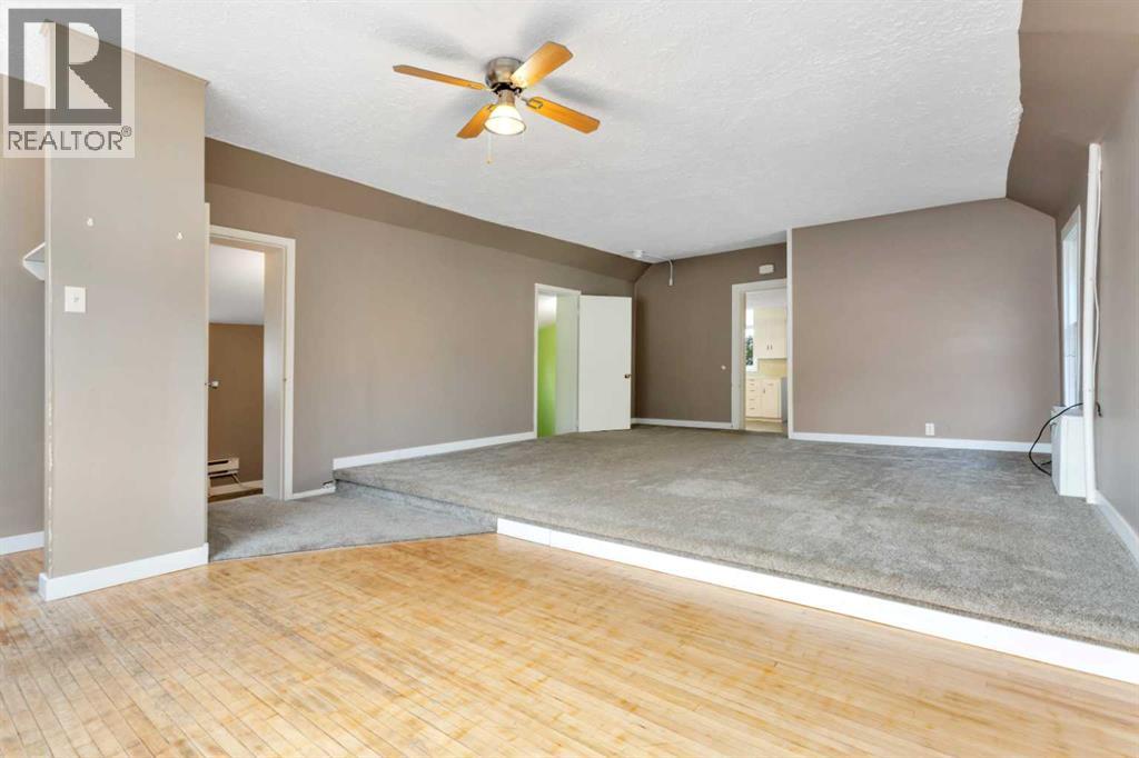 5020 51 Street Property Photo 3