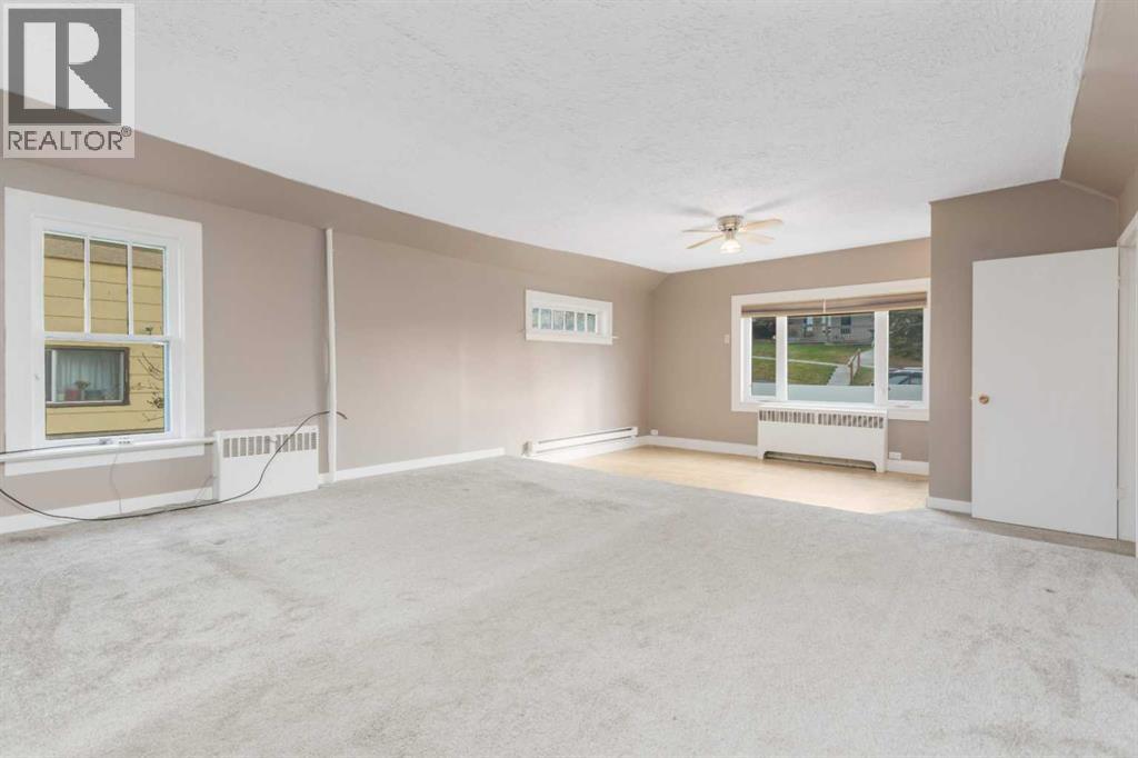 5020 51 Street Property Photo 5