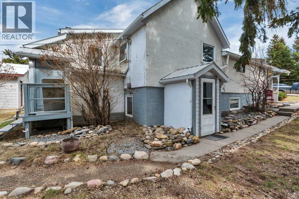 5020 51 Street Property Photo 42
