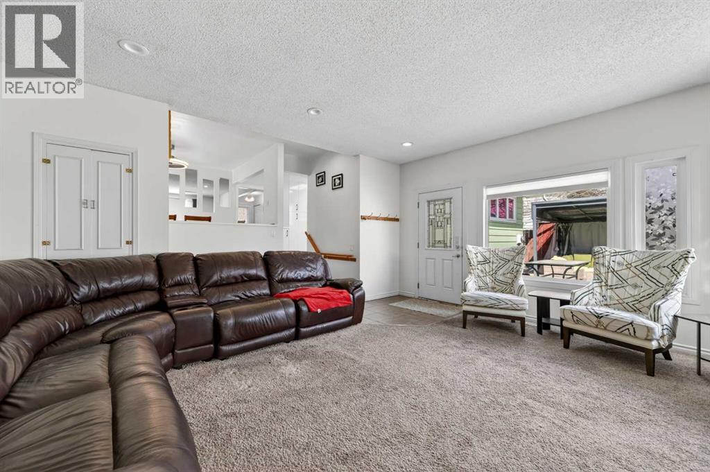 5835 28 Avenue Ne Property Photo 17