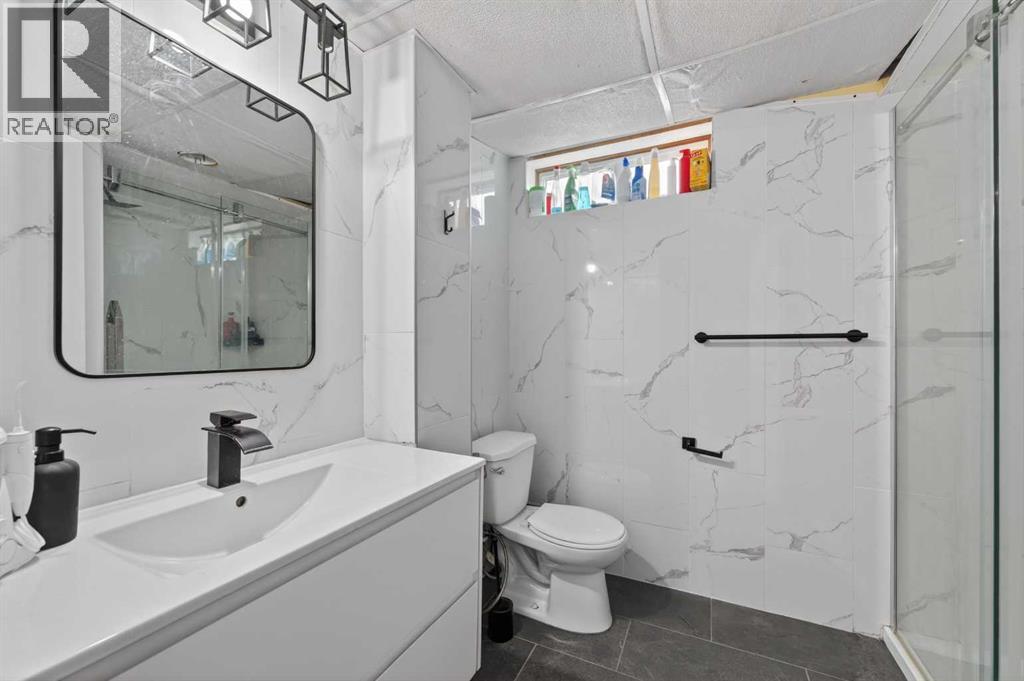 5835 28 Avenue Ne Property Photo 32