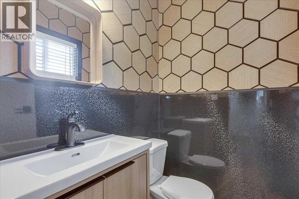3 Armstrong Close Property Photo 25