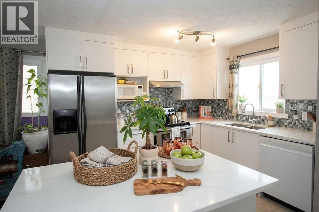 379 Falmere Road Ne Property Photo 4