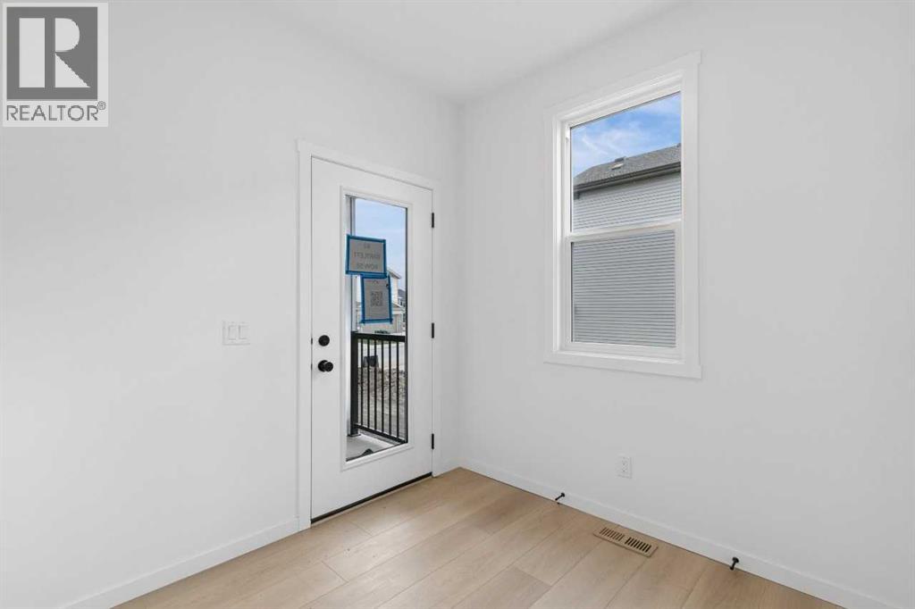 82 Bartlett Row Se Property Photo 3