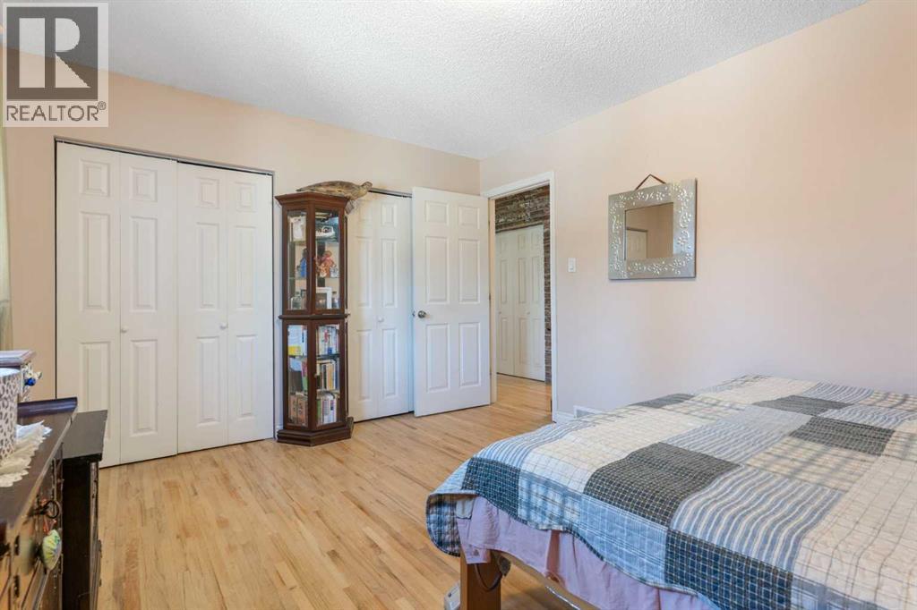 87 Hillgrove Drive Sw Property Photo 16