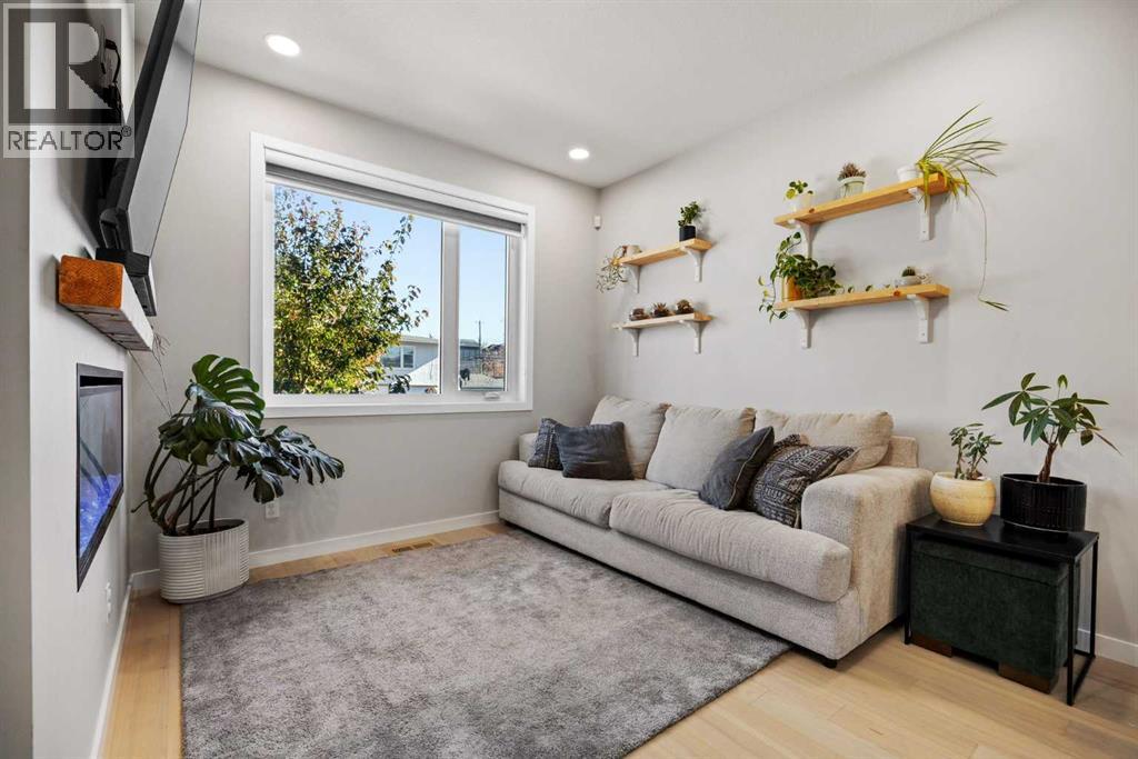 2127 12 Street Nw Property Photo 4