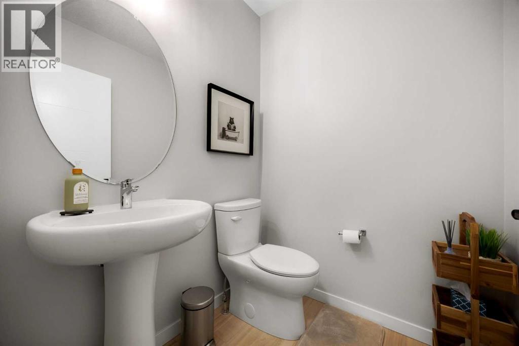 2127 12 Street Nw Property Photo 10
