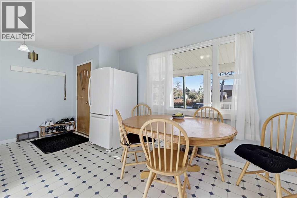 103 2 Street Se Property Photo 7