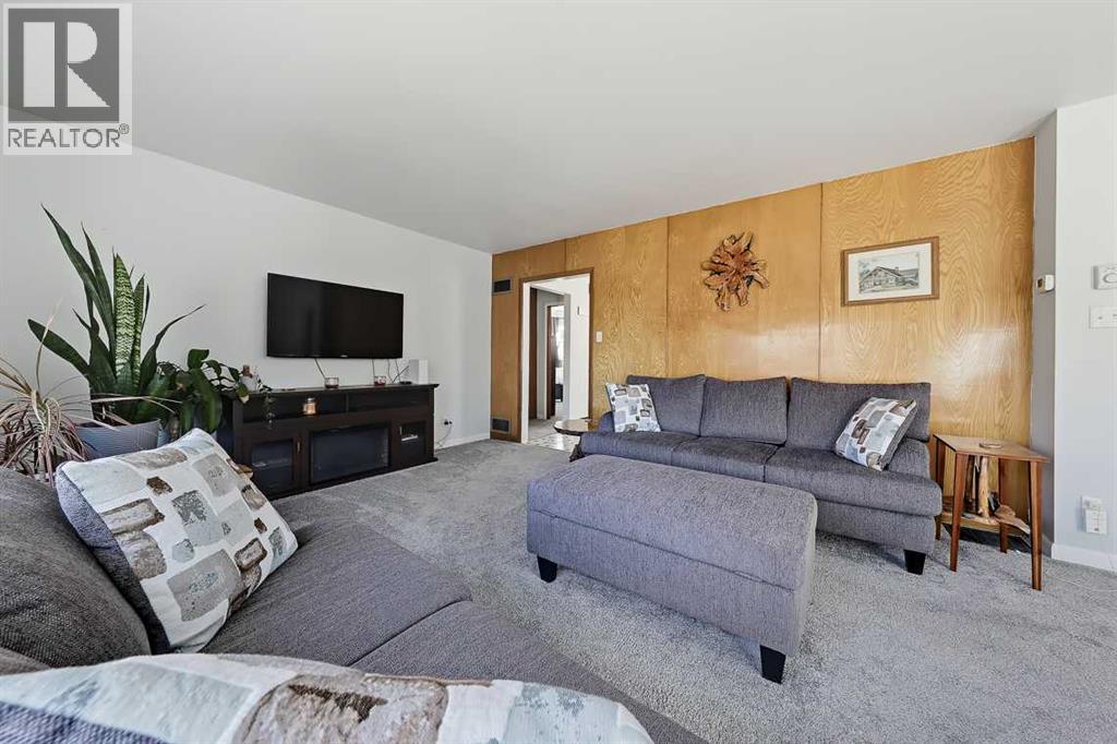 103 2 Street Se Property Photo 9